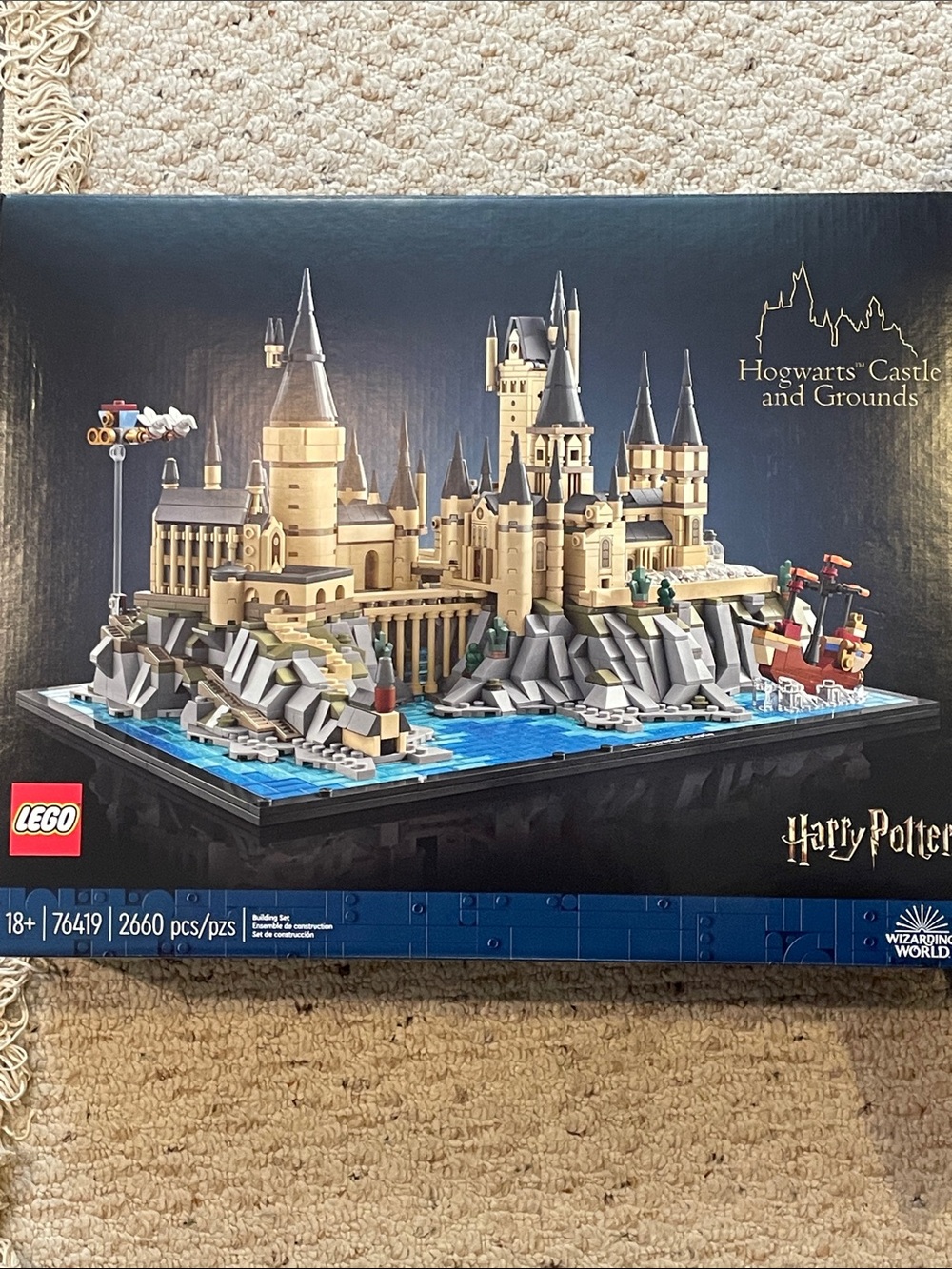 LEGO Harry Potter Hogwarts Castle and Grounds - Tan, Gray, Blue